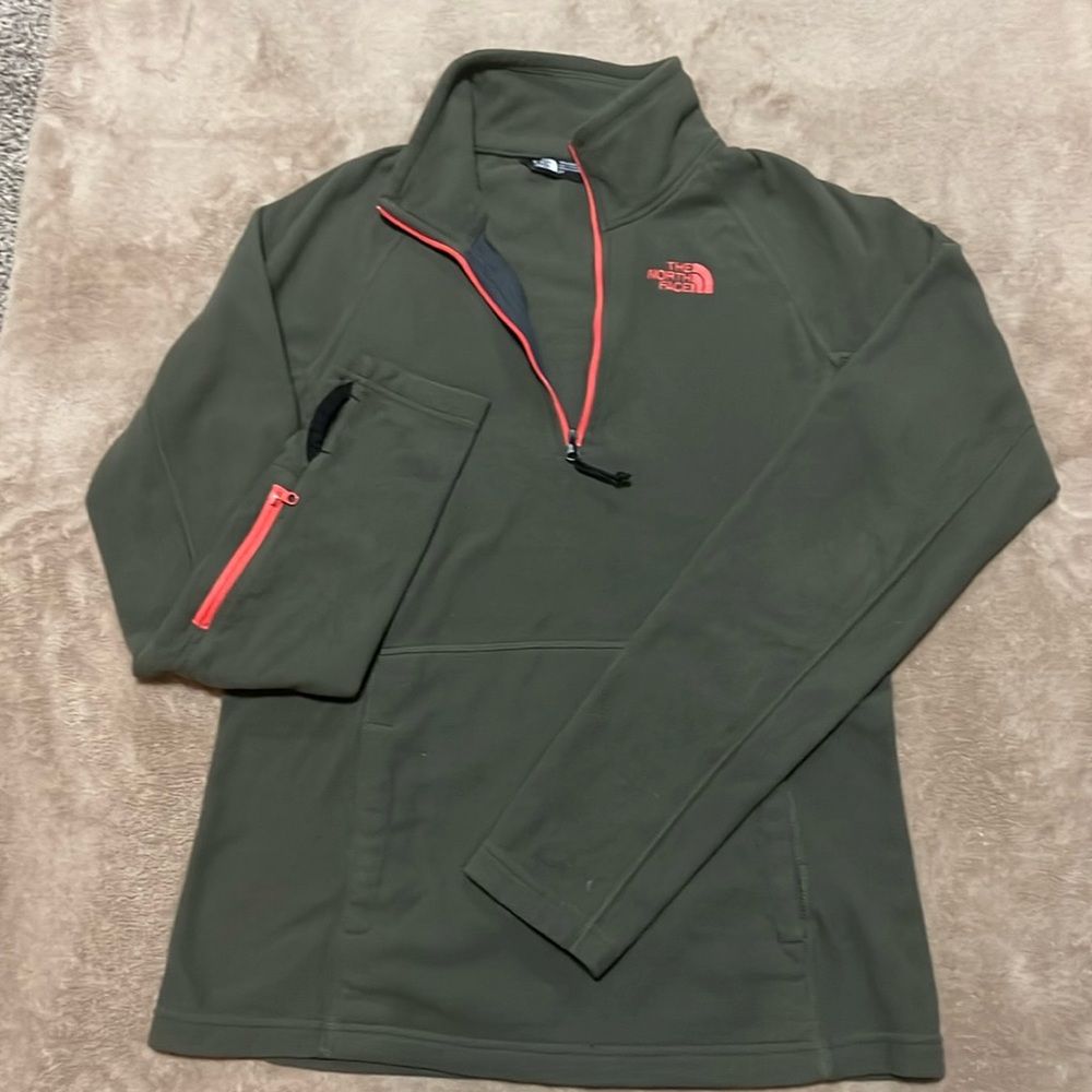 The North Face Women’s Small 1/4 zip long sleeve.